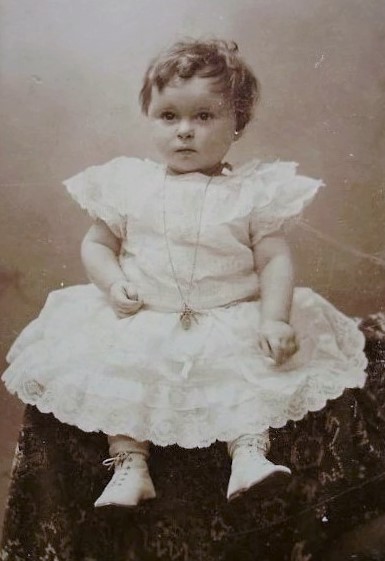 Carte-de-Visite toddler girl wearing white lace shoes (2)